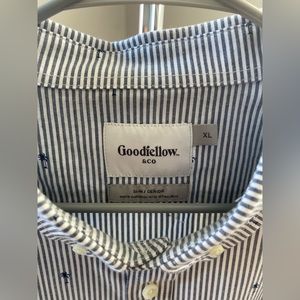 Good Fellow button down with palm trees mens XL